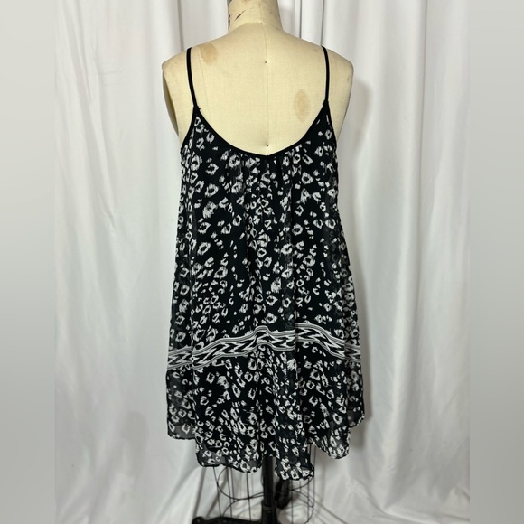 EXPRESS Black White Leopard Print Bohemian Trapeze Dress Small - Picture 4 of 5